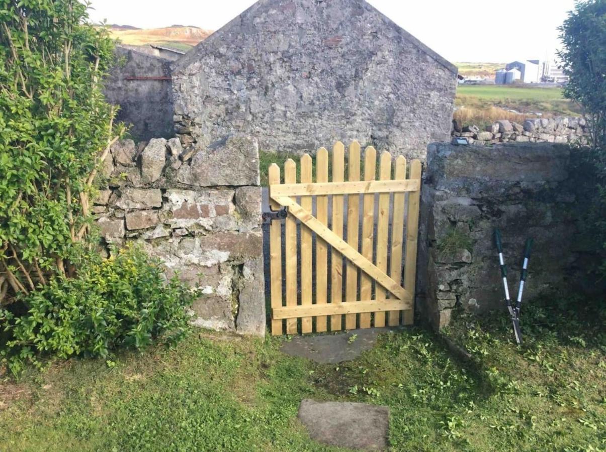 Quaint And Quirky Former Crofters Cottage In Port Ellen Buitenkant foto